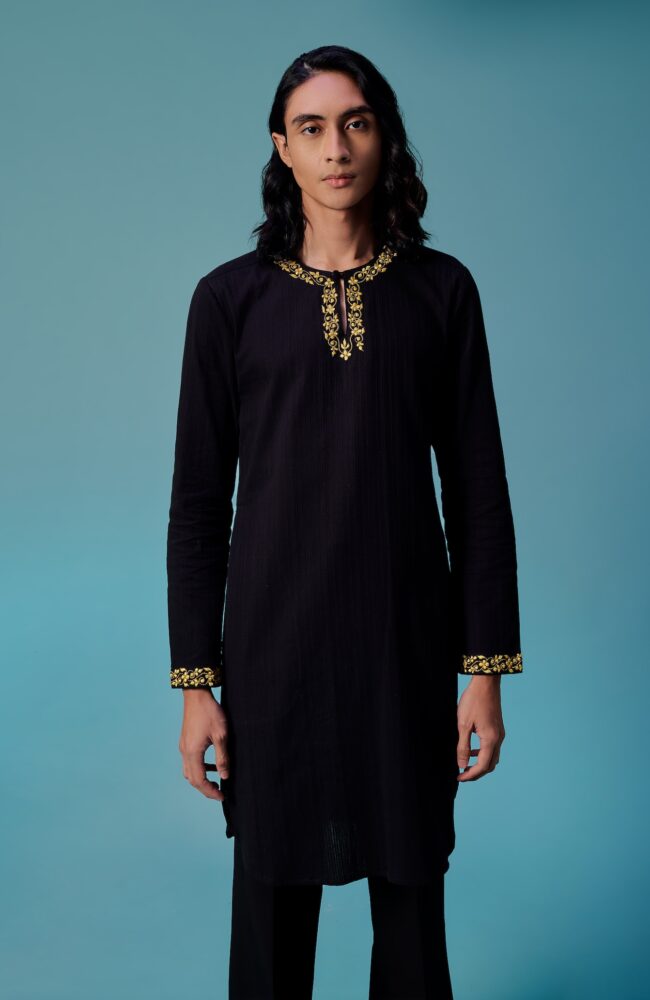 2.jiwa in black details